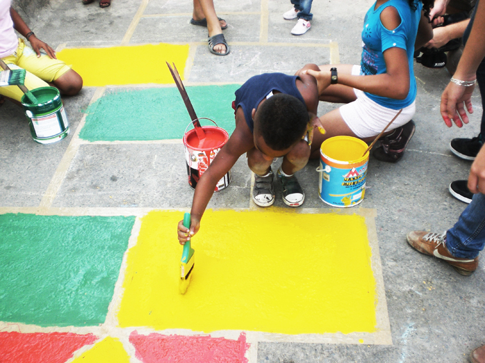Children painting games in Caracas